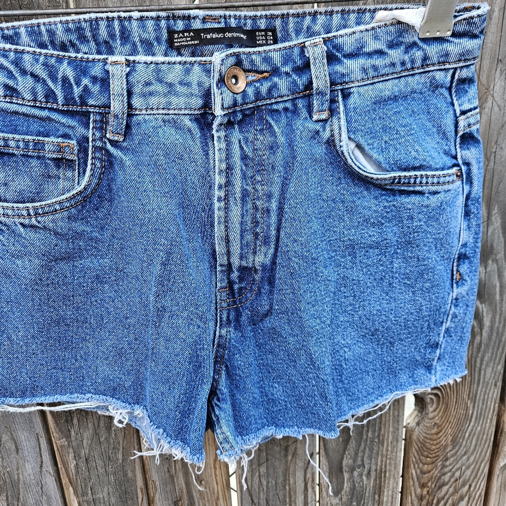 Zara Women's Distressed Blue Jean Shorts Size 4 - Picture 12 of 16